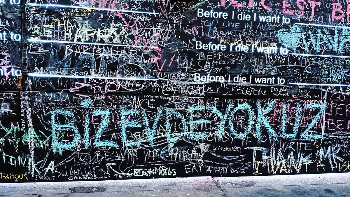 biz-evde-yokuz-tahta