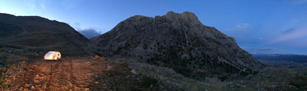 caretta-karavan-offroad