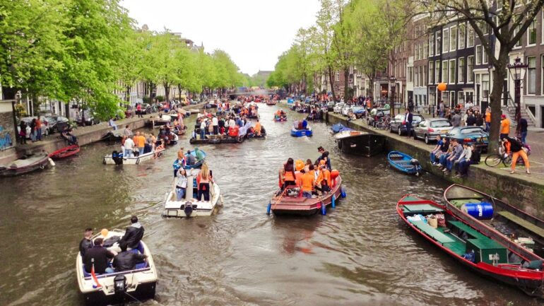 KING’S DAY (KONINGSDAG) – HOLLANDA