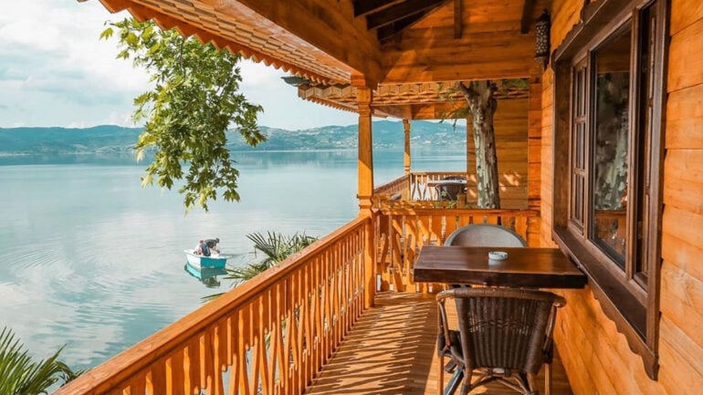 İSTANBUL’A YAKIN BUNGALOV EVLER VE KİRALIK VİLLALAR